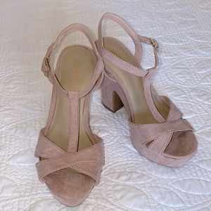 Nine West NWOT Mauve/Pink Suede Platforms Size 5